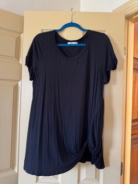 Black Short Sleeve Twist-Knot Tee